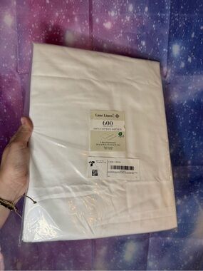 New lane linen 100% cotto. Sateen 2 king pillow cases